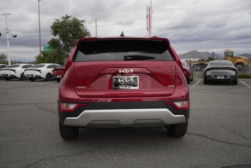 New 2026 Kia Niro EXImage 6