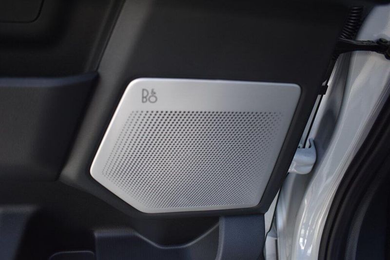 New 2025 Ford F-150 LariatImage 14