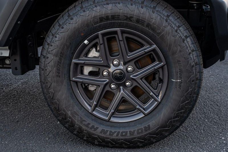 New 2026 Jeep Wrangler Sport SImage 9