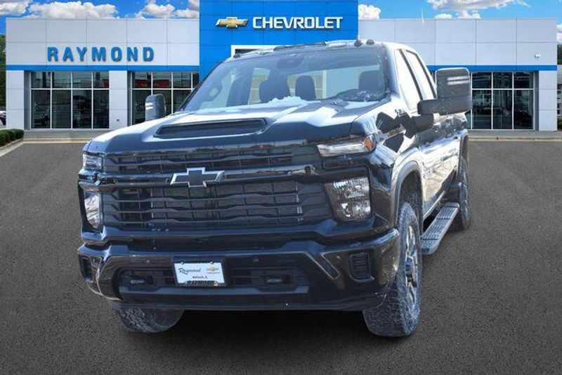 New 2026 Chevrolet Silverado 2500HD CustomImage 8