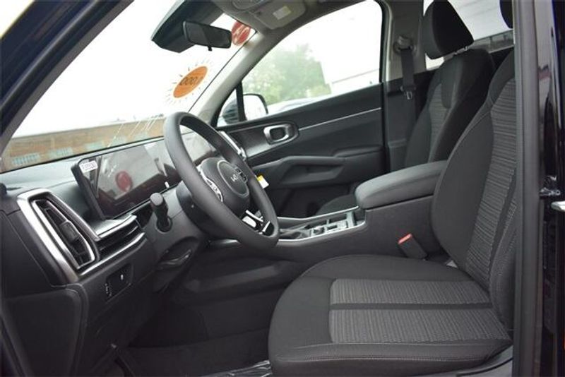 2024 Kia Sorento LXImage 19