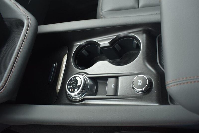 New 2025 Ford Explorer ActiveImage 17