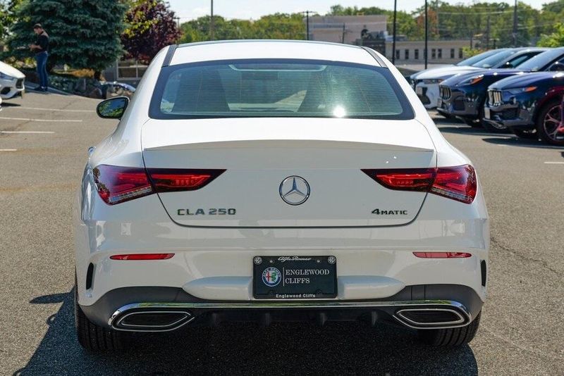 2022 Mercedes Benz CLA 250 photo 5