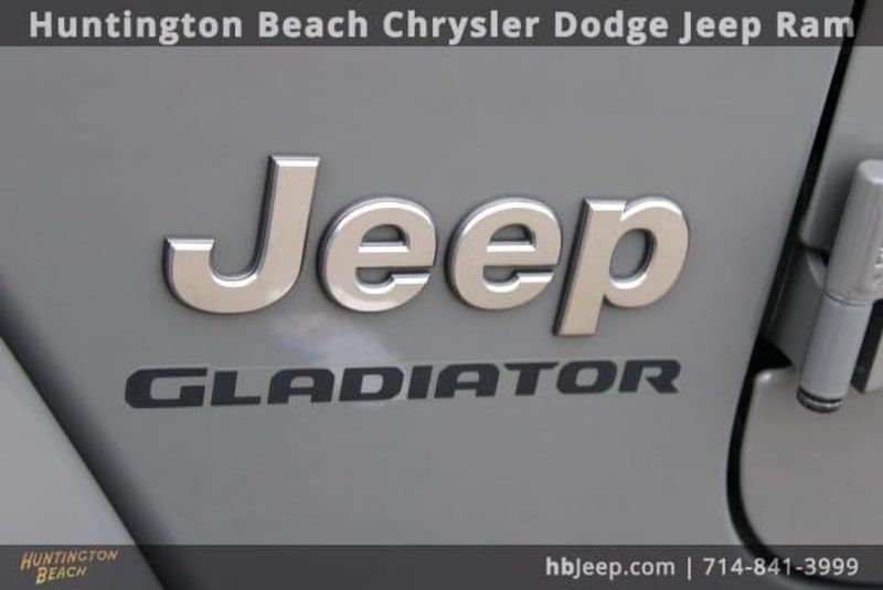 2021 Jeep Gladiator OverlandImage 13