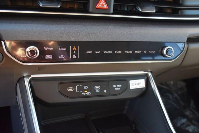 New 2026 Kia Carnival Hybrid EXImage 34