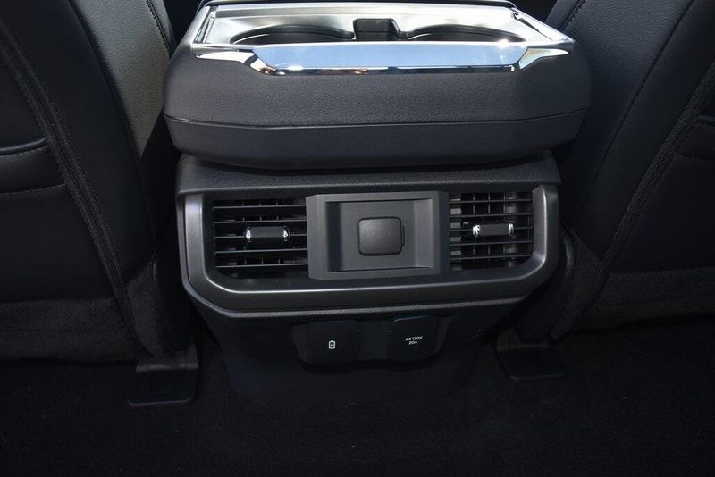 New 2025 Ford F-150 LariatImage 15