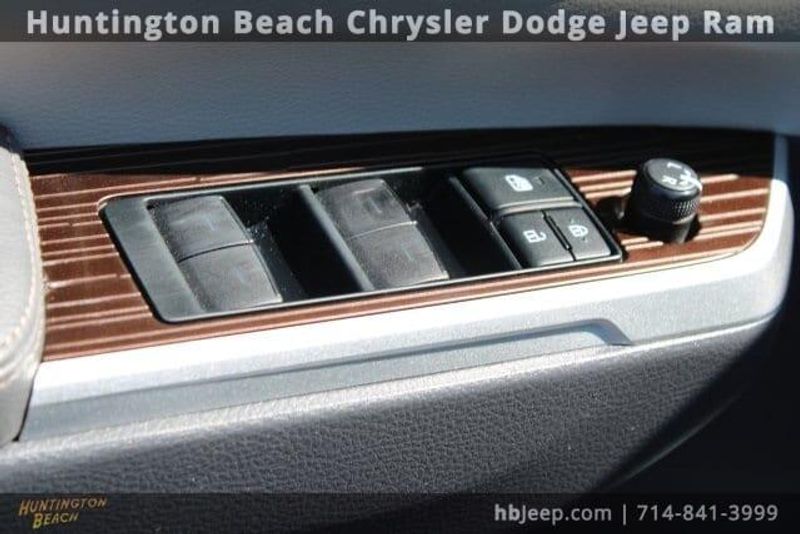 2021 Toyota Sienna XLEImage 13