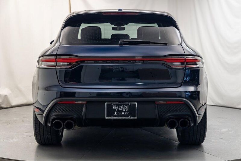 2023 Porsche Macan TImage 4