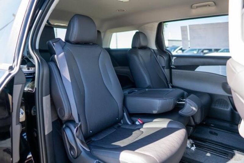 New 2026 Kia Carnival SXImage 12