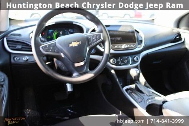 2018 Chevrolet Volt LTImage 13