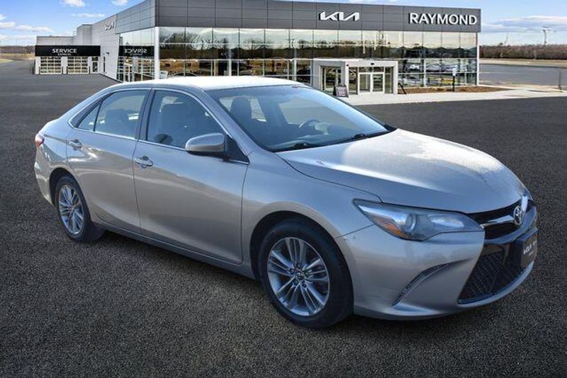 Used 2015 Toyota Camry LEImage 1