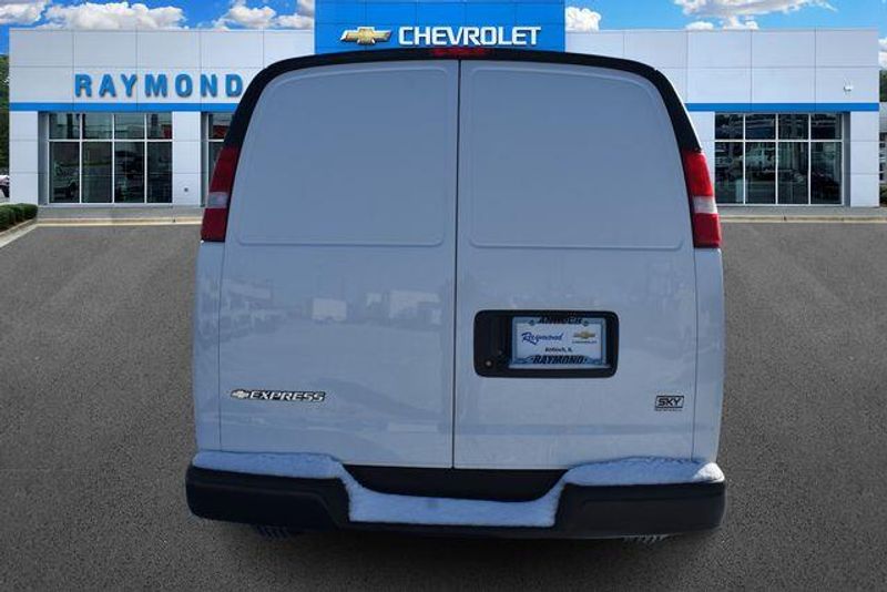 New 2025 Chevrolet Express 2500 Work VanImage 5