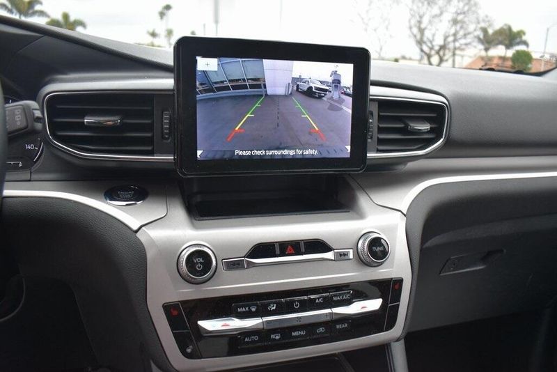 Used 2023 Ford Explorer XLTImage 19