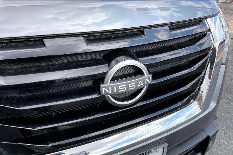 Used 2025 Nissan Pathfinder SImage 30