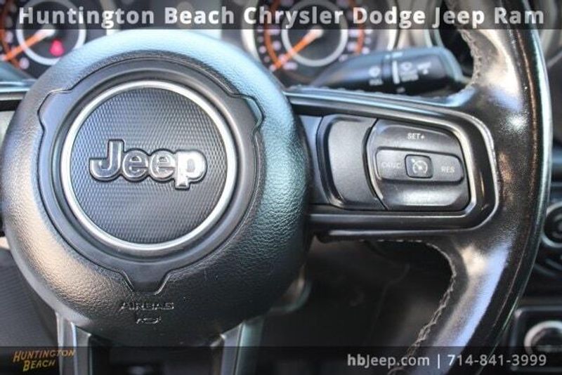 2022 Jeep Wrangler Unlimited WillysImage 18