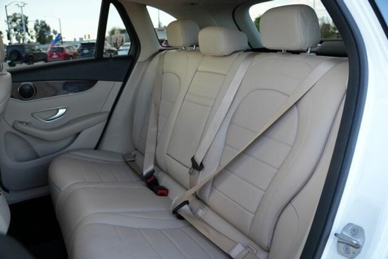 Used 2020 Mercedes-Benz GLC 300Image 15