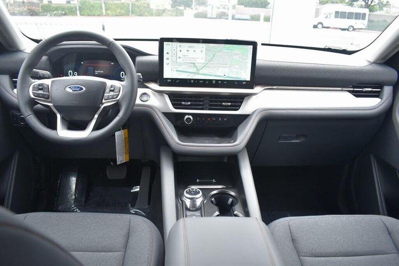 New 2025 Ford Explorer ActiveImage 11