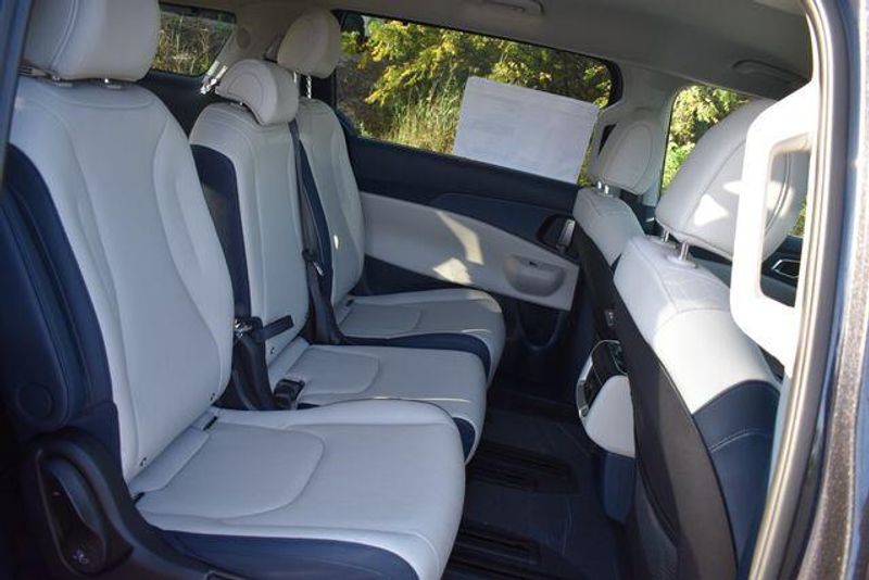 New 2026 Kia Carnival Hybrid EXImage 15