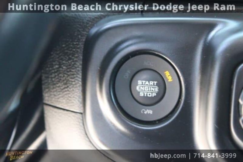 2022 Jeep Gladiator OverlandImage 28
