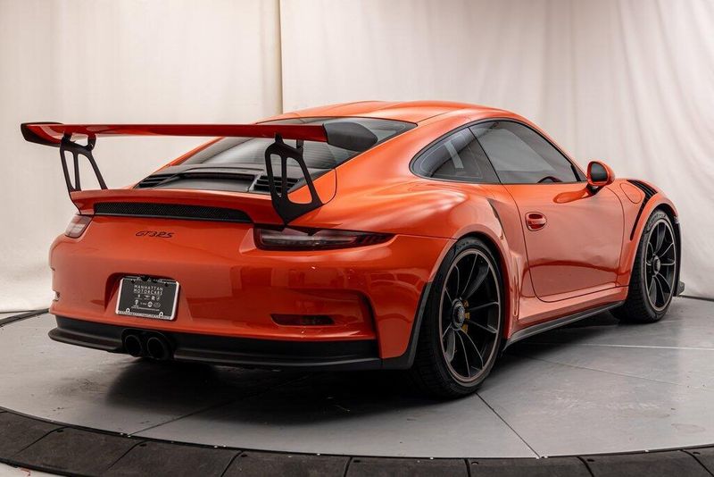 2016 Porsche 911 GT3 RSImage 5