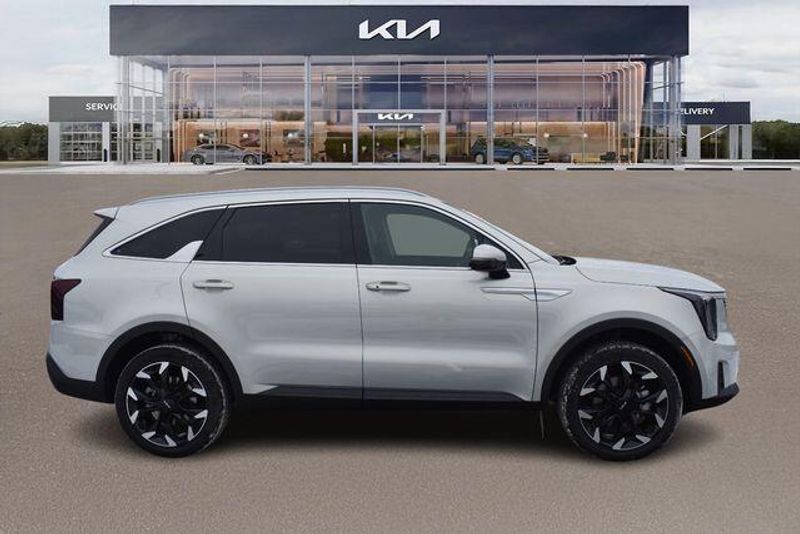 New 2026 Kia Sorento EXImage 2