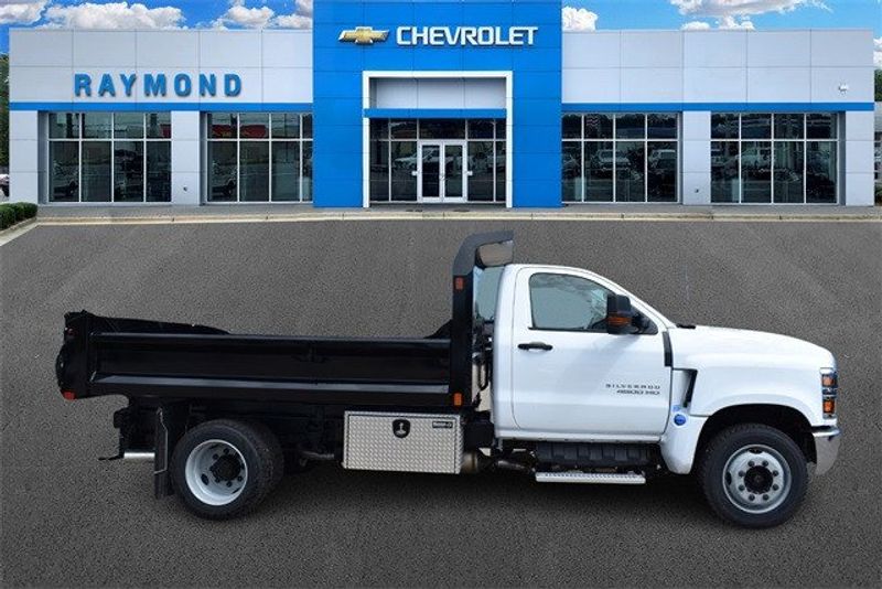 2024 Chevrolet Silverado 4500HD Work TruckImage 2