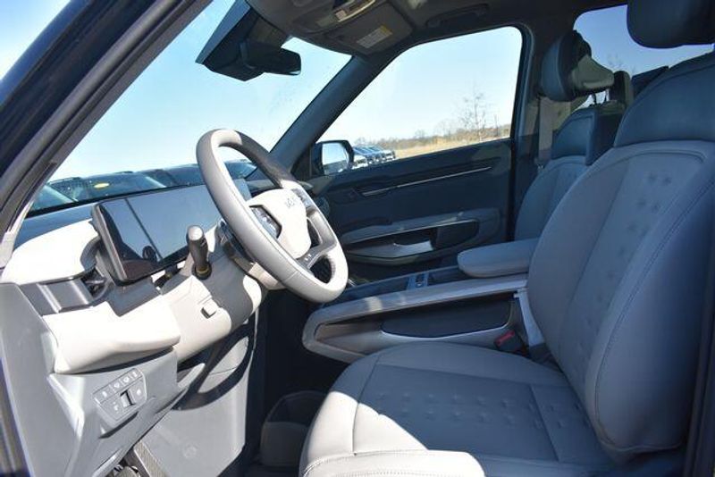 New 2026 Kia EV9 WindImage 32