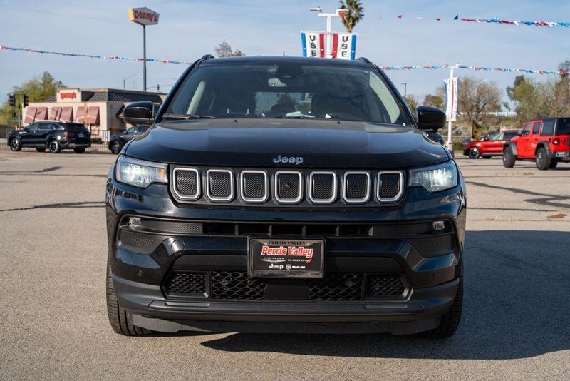 Used 2022 Jeep Compass LatitudeImage 2