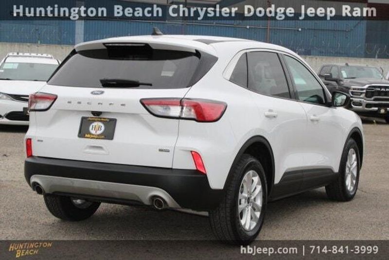 2022 Ford Escape SE HybridImage 5