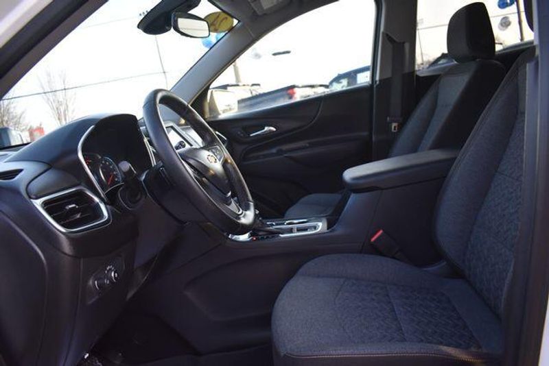 Used 2024 Chevrolet Equinox LTImage 25