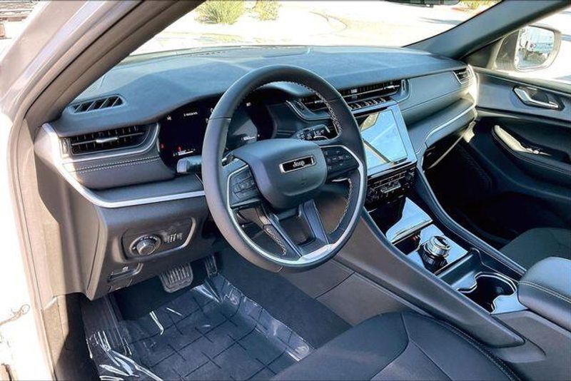 New 2026 Jeep Grand Cherokee Laredo X 4x4Image 6