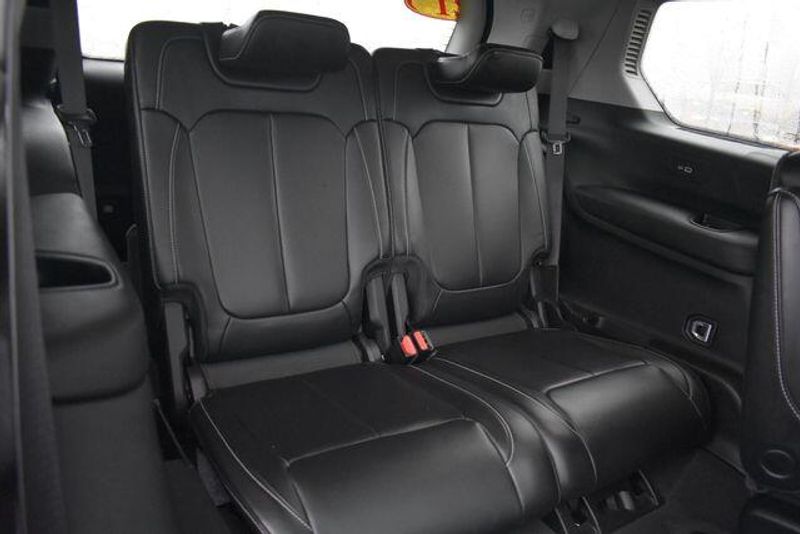 Used 2021 Jeep Grand-Cherokee-L LimitedImage 19