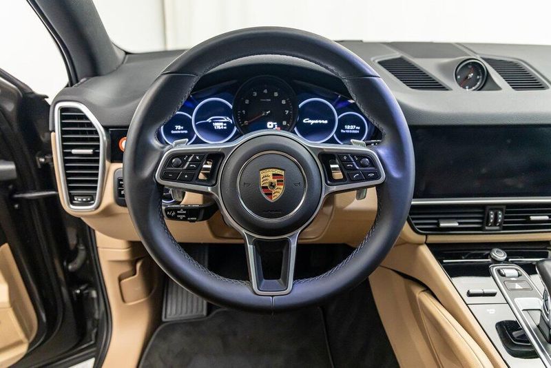 2021 Porsche Cayenne BaseImage 15