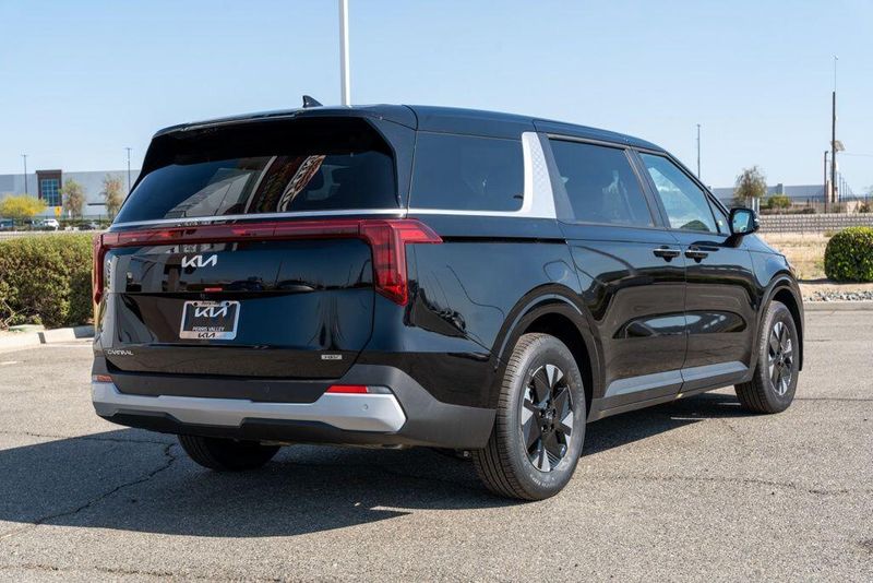 New 2026 Kia Carnival Hybrid LXSImage 7