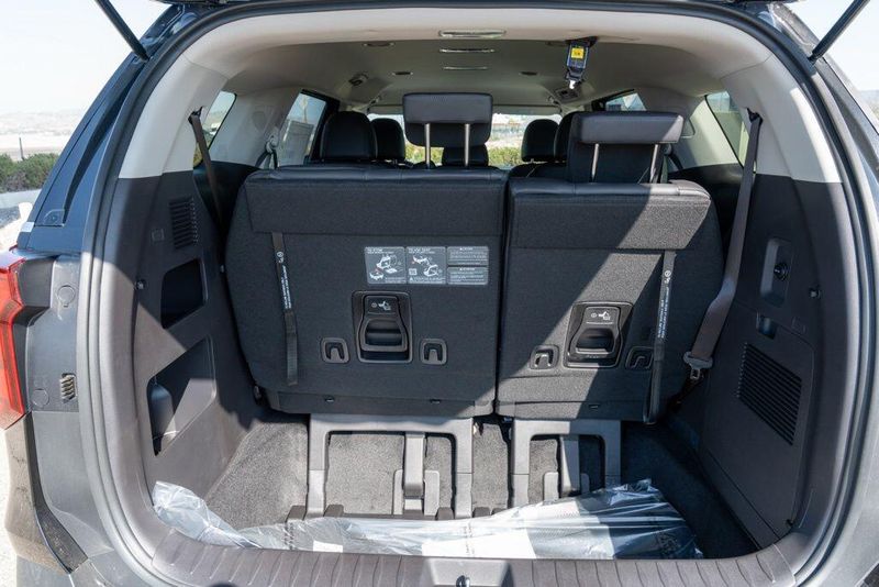 New 2026 Kia Carnival Hybrid LXSImage 16