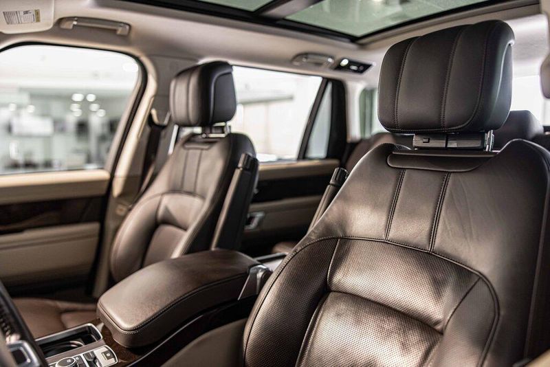 2020 Land Rover Range Rover SuperCharged photo 17