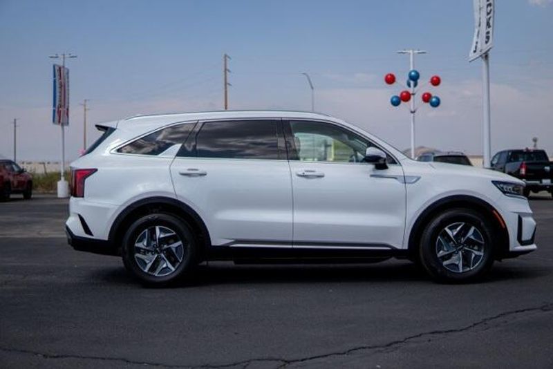 2022 Kia Sorento Hybrid SImage 8