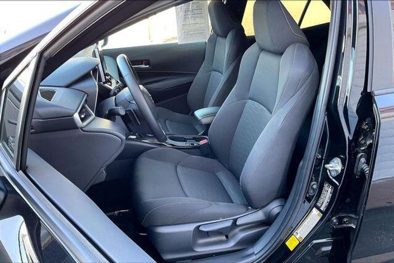 Used 2025 Toyota Corolla Hatchback SEImage 24