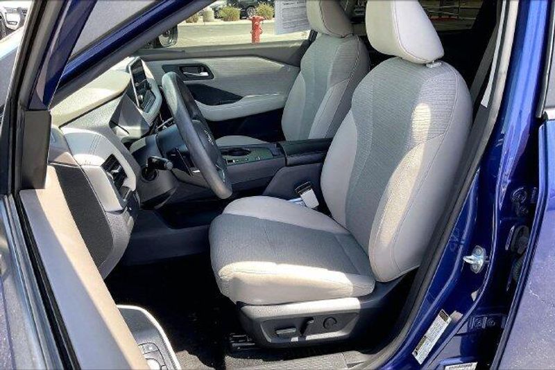 Used 2023 Nissan Rogue SVImage 24