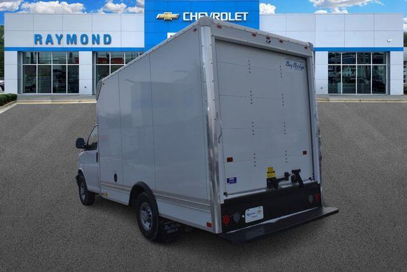New 2025 Chevrolet Express 3500 Work VanImage 6