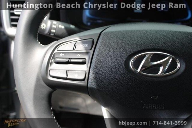 2025 Hyundai Venue SELImage 19