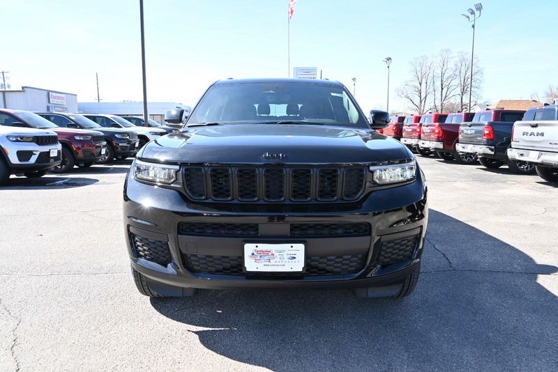 2025 Jeep Grand Cherokee L Altitude XImage 3