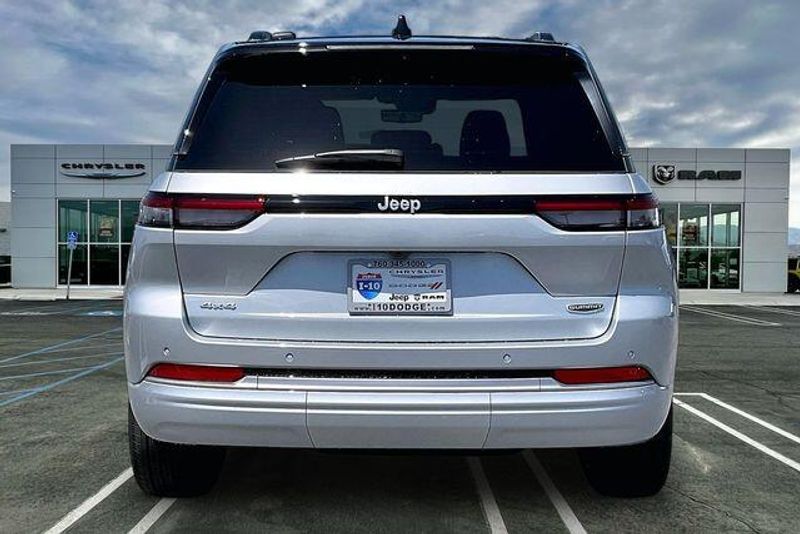 New 2026 Jeep Grand Cherokee SummitImage 3