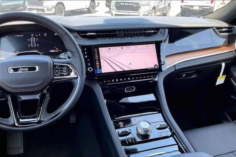 New 2026 Jeep Grand Cherokee SummitImage 5