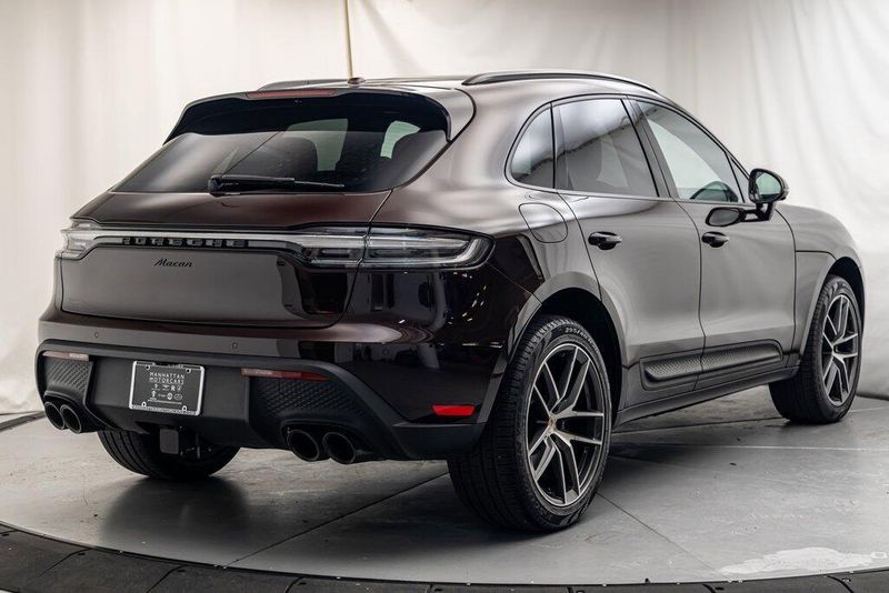 2024 Porsche Macan BaseImage 5