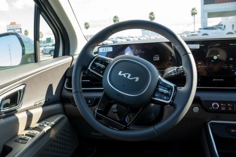 New 2026 Kia Carnival EXImage 16