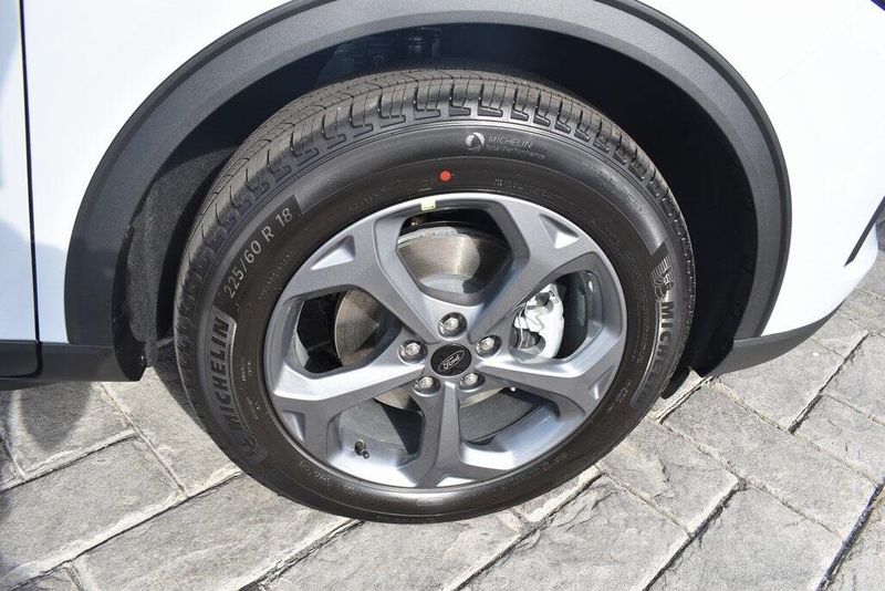 New 2025 Ford Escape ST-LineImage 4