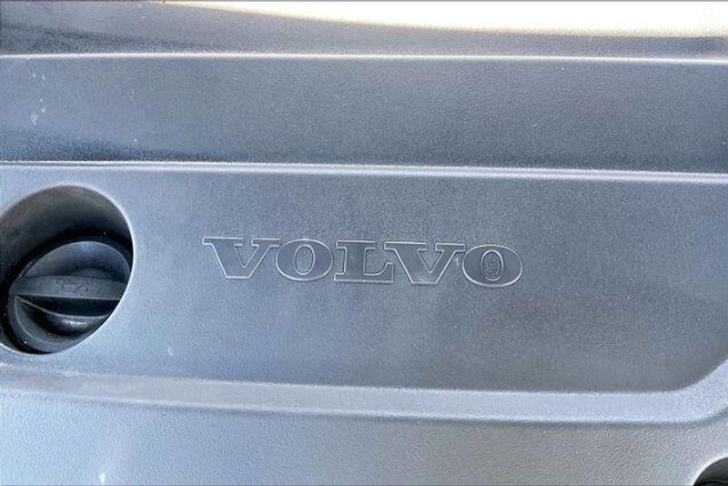Used 2024 Volvo XC40 B5 CoreImage 31