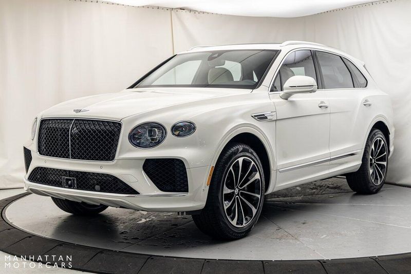 2024 Bentley Bentayga V8Image 1