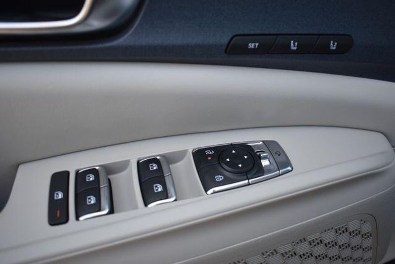 New 2026 Kia Carnival Hybrid EXImage 22